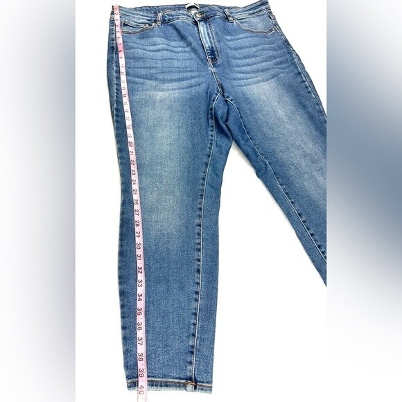 Fashion Nova Medium Wash Skinny Leg Jeans Plus Sz 20 - Picture 9 of 12